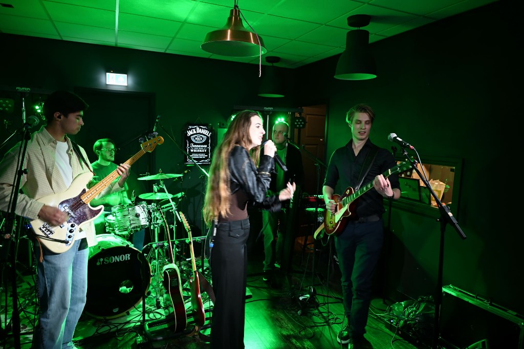 ../Images/10 jaar Ro's Barbershop 131.jpg